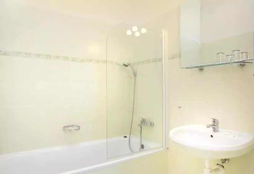 Standard Kolmen Hengen Huone, Wenceslas Square Hotel Czech Leading Hotels