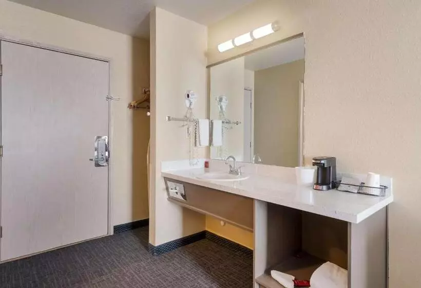 スイート, SureStay Hotel by Best Western Wells