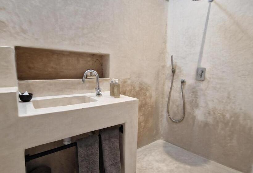 اتاق سوپریور, Riad Awa