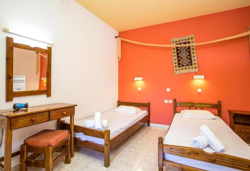 إستوديو قياسى, Vickys Studios Faliraki