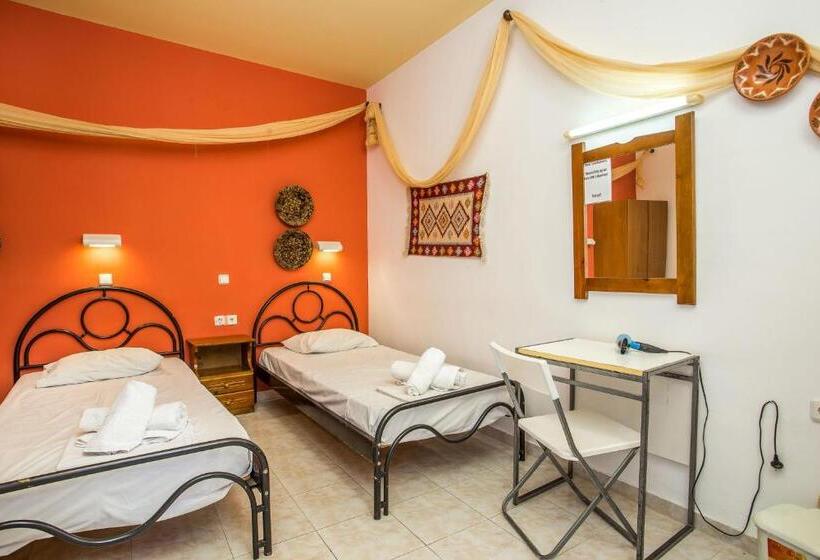 إستوديو قياسى, Vickys Studios Faliraki