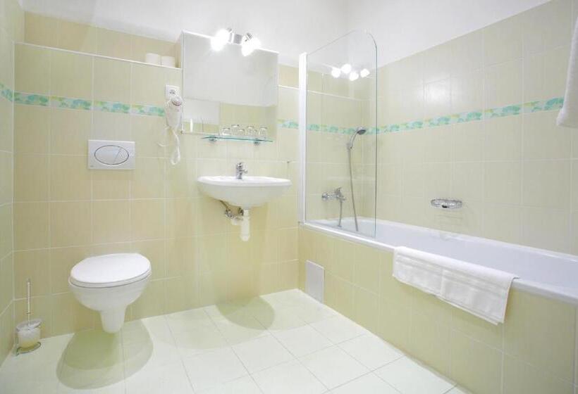Quarto Triplo Estandar, Wenceslas Square Hotel   Czech Leading Hotels
