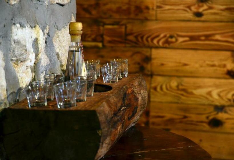 اتاق کلاسیک سه تخته, Glamping Laško