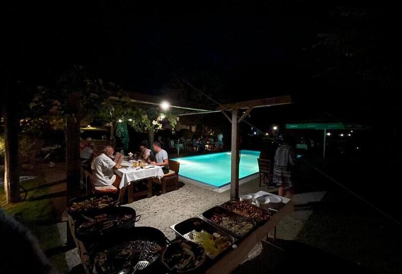 اتاق کلاسیک چهارنفره, Glamping Laško