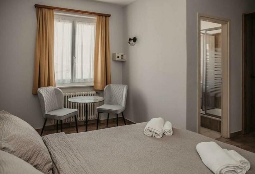 חדר סטנדרט נוף לאגם, Albergo Ristorante Al Portico