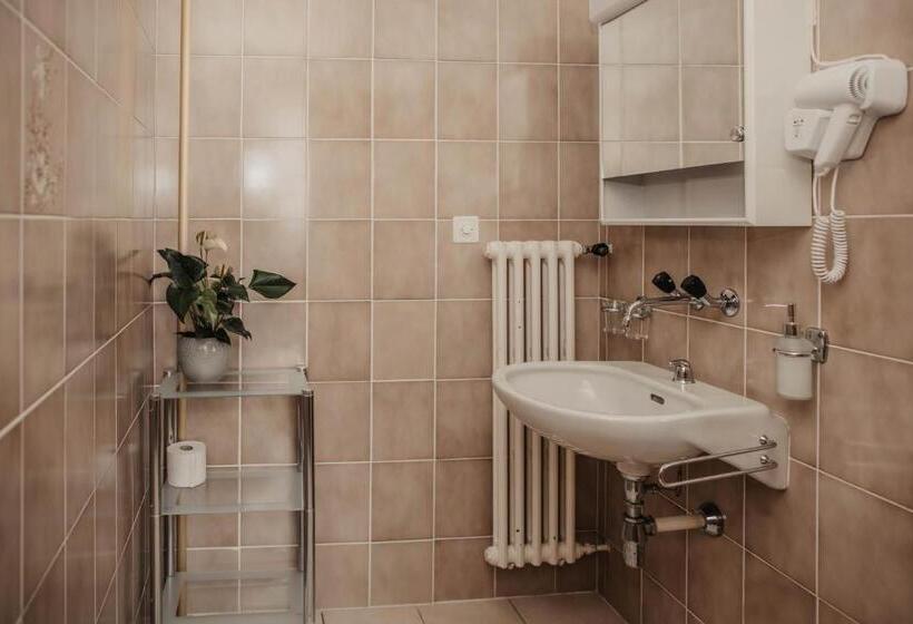 Standard room with outdoor bath, Albergo Ristorante Al Portico