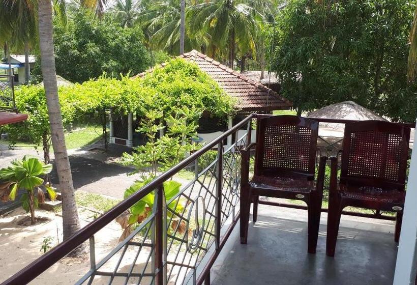 ベーシックトリプルルーム, Ahsram Accommodations