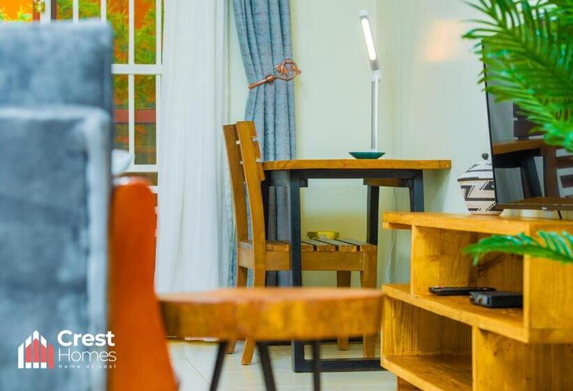 اتاق لوکس, Crest Homes Uganda