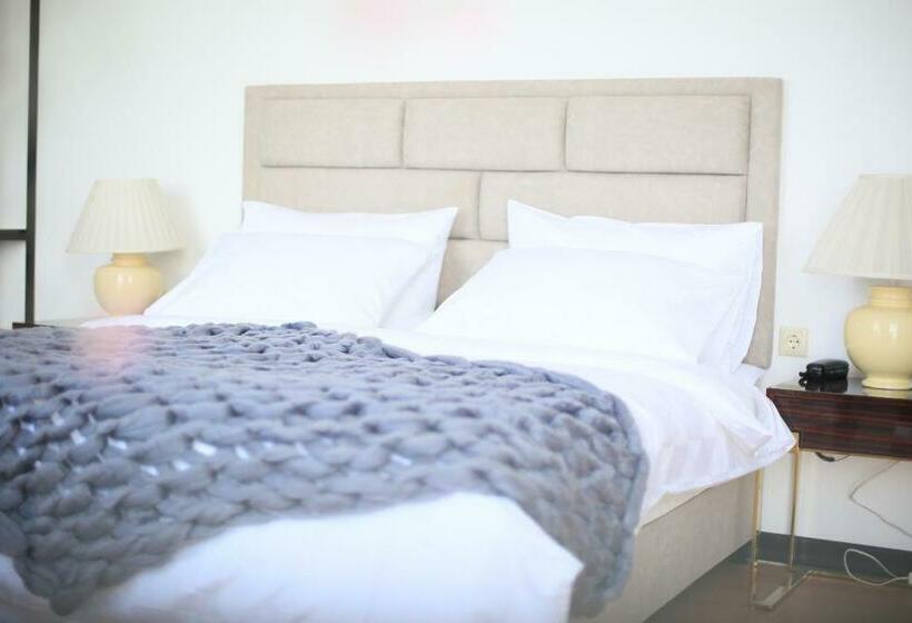 اتاق لوکس, Otakhebi