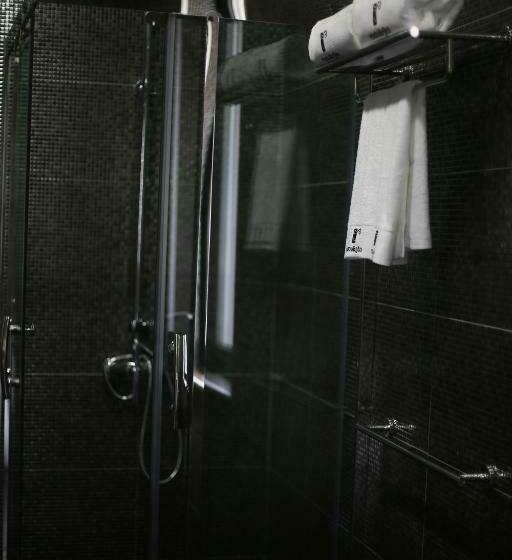 اتاق لوکس, Otakhebi