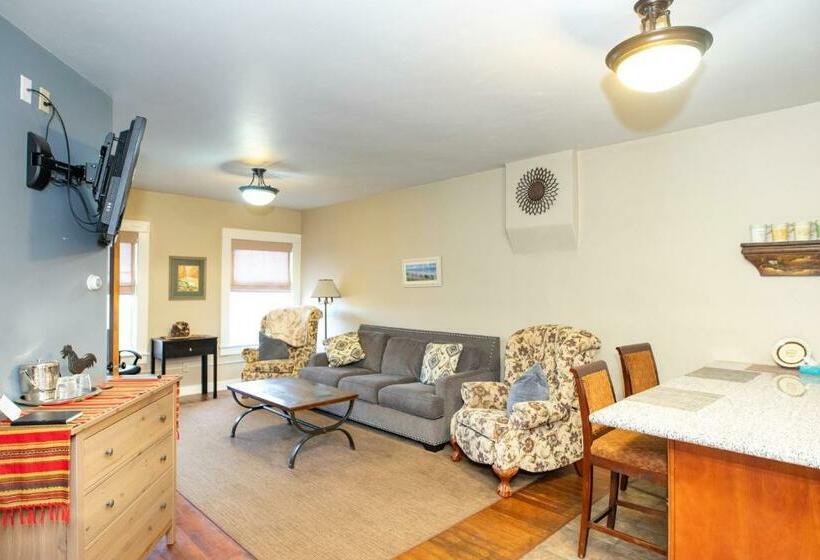 带大床的套房, The Drift Inn