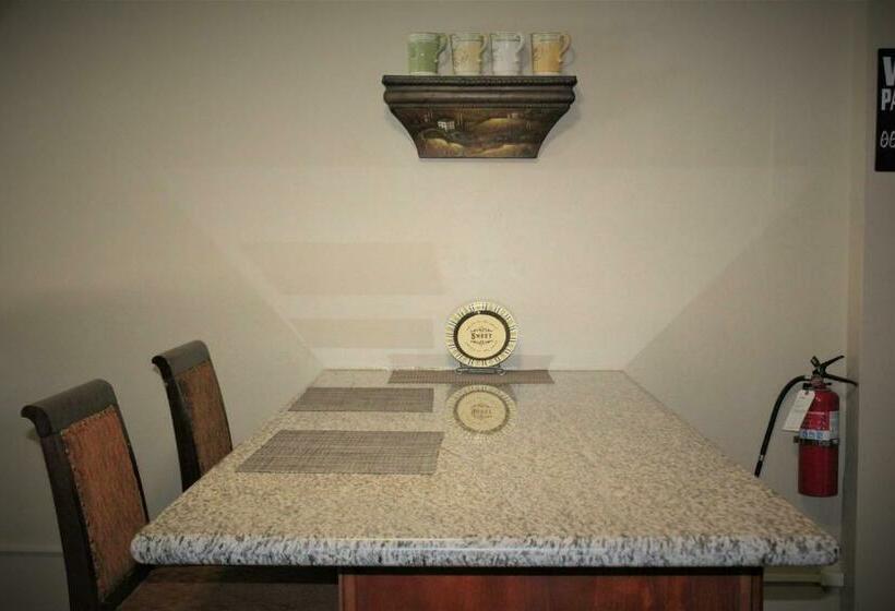 带大床的套房, The Drift Inn