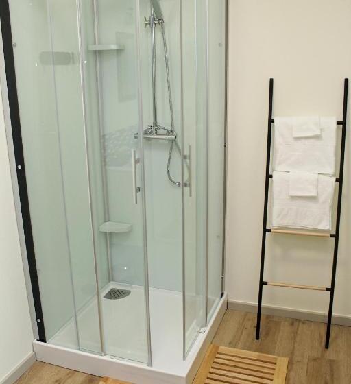 חדר סופריור, Angèle & Auguste