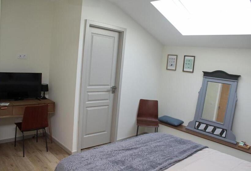 חדר סופריור, Angèle & Auguste