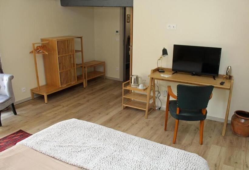 חדר סופריור לארבעה, Angèle & Auguste