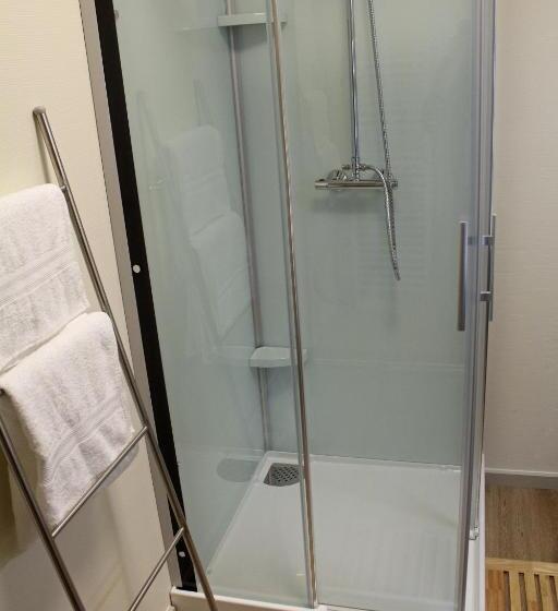 חדר סטנדרט לשלושה עם נוף לגינה, Angèle & Auguste