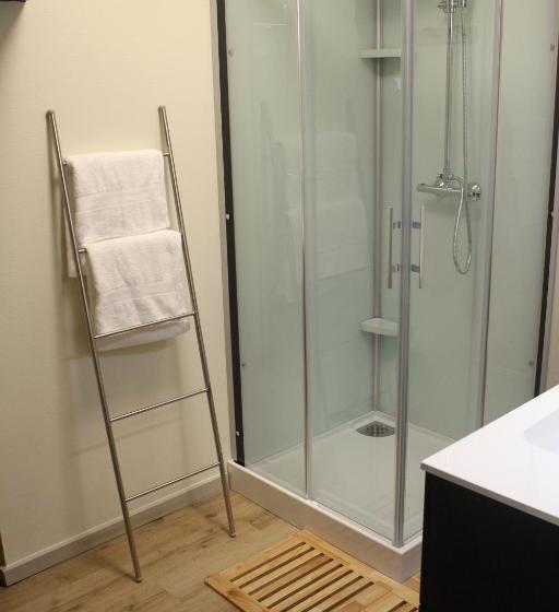 חדר סטנדרט לשלושה עם נוף לגינה, Angèle & Auguste