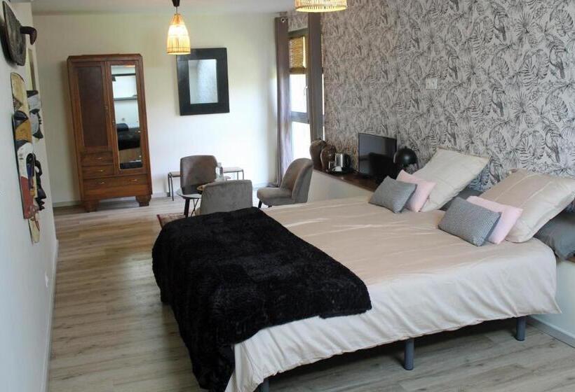 חדר סטנדרט לשלושה עם נוף לגינה, Angèle & Auguste