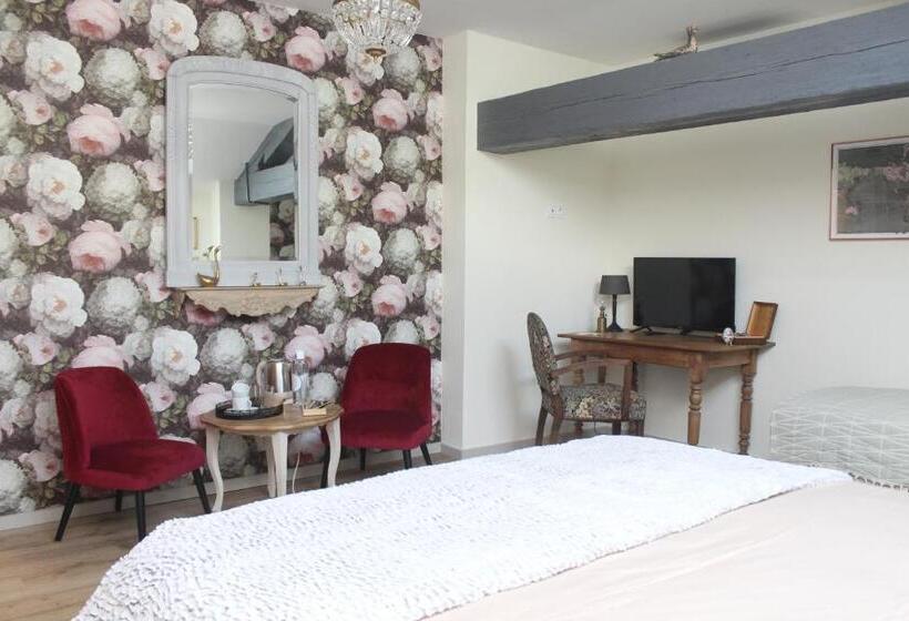 חדר דלוקס לשלושה, Angèle & Auguste