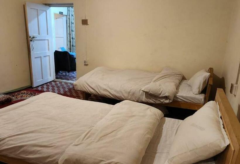 اتاق لوکس سه تخته, Karakorum Family Guest House Hunza