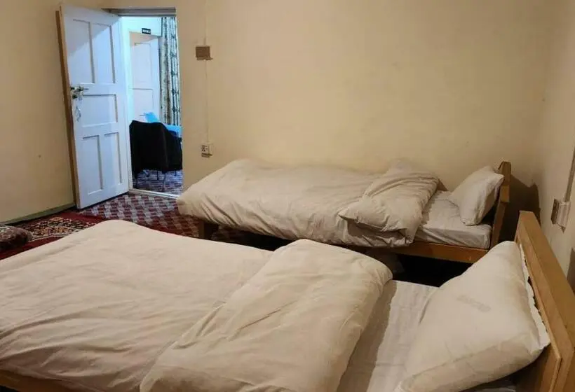 اتاق لوکس سه تخته, Karakorum Family Guest House Hunza