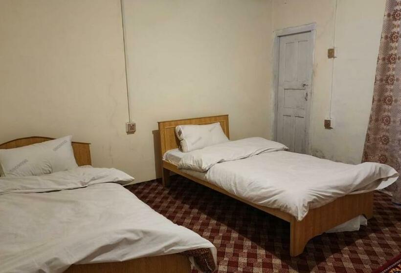 اتاق لوکس سه تخته, Karakorum Family Guest House Hunza