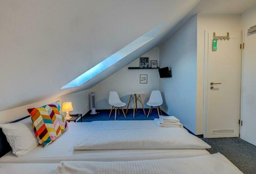 חדר סטנדרט, Pension Café Nina