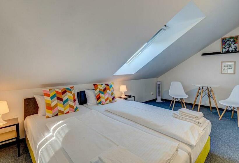 חדר סטנדרט, Pension Café Nina