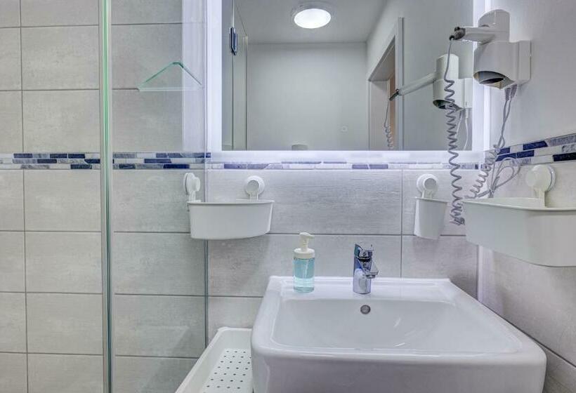 חדר סטנדרט, Pension Café Nina