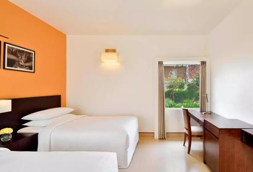 バルコニー付きスタンダードルーム, Four Points By Sheraton Mahabalipuram Resort & Convention Center