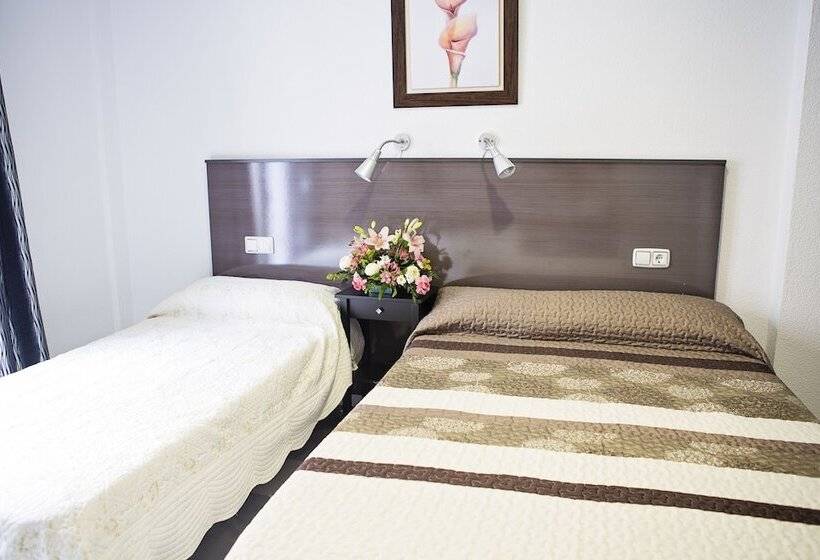 اتاق استاندارد سه نفره, La Casa De Los Faroles