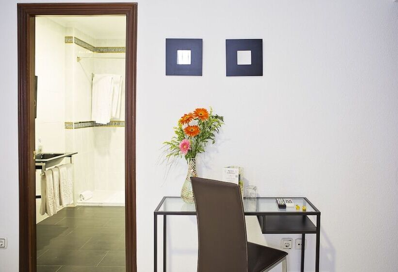 اتاق استاندارد چهار تخته, La Casa De Los Faroles