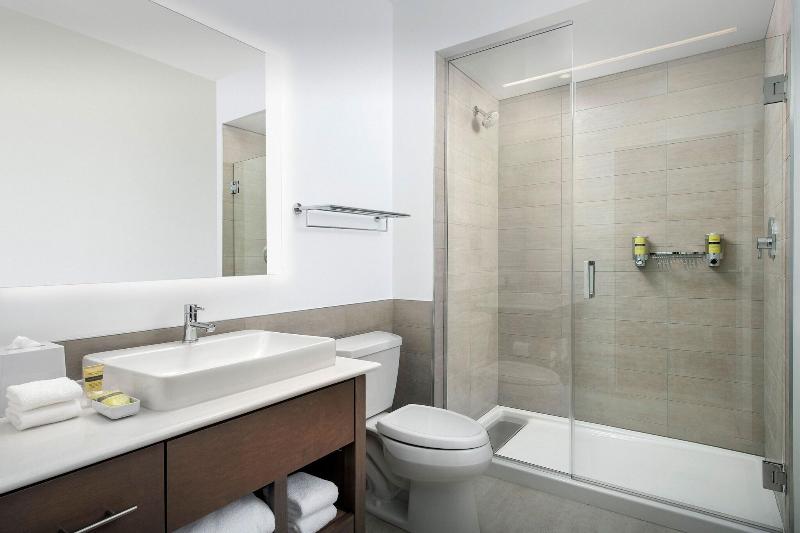 اتاق استاندارد, La Casa De Los Faroles