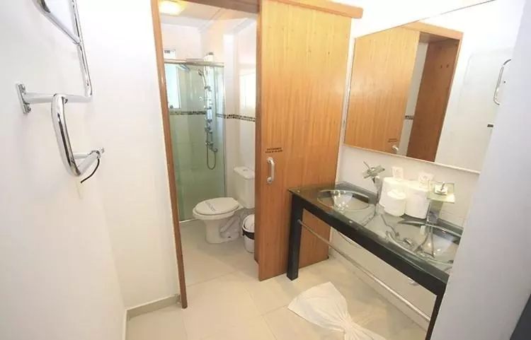 デラックススイート, Emirates Hotel & Suites