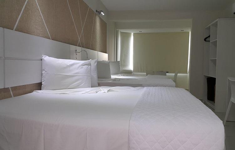 اتاق لوکس چهار تخته, Emirates Hotel & Suites