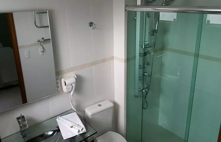 デラックストリプルルーム, Emirates Hotel & Suites