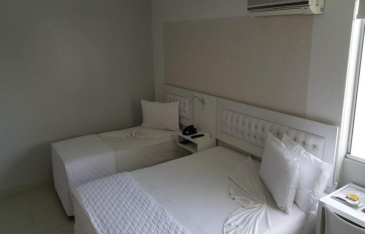 디럭스 트리플 룸, Emirates Hotel & Suites