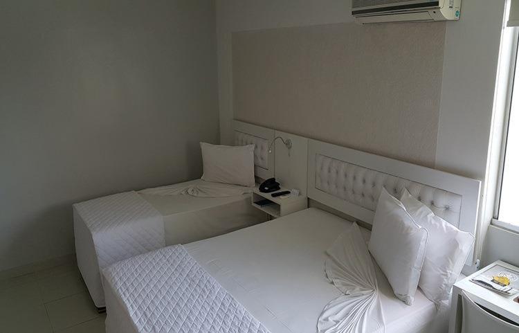 اتاق لوکس سه تخته, Emirates Hotel & Suites