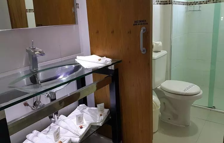 デラックスの４人部屋, Emirates Hotel & Suites