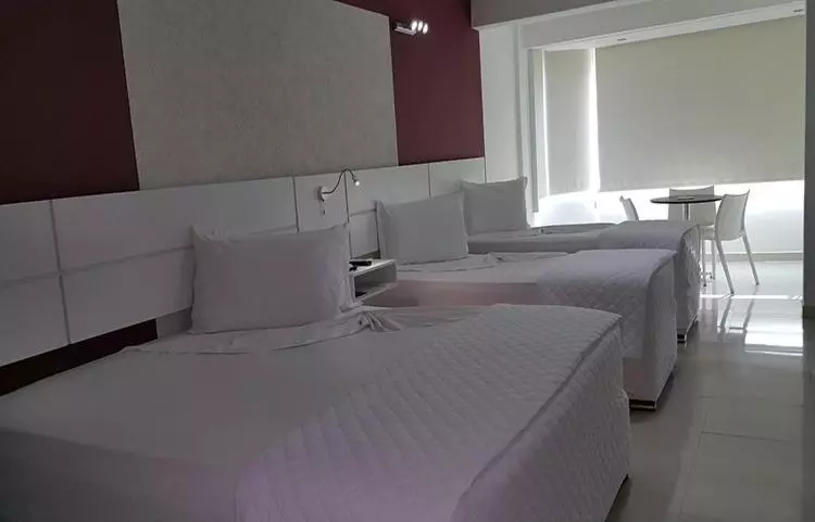 デラックスの４人部屋, Emirates Hotel & Suites
