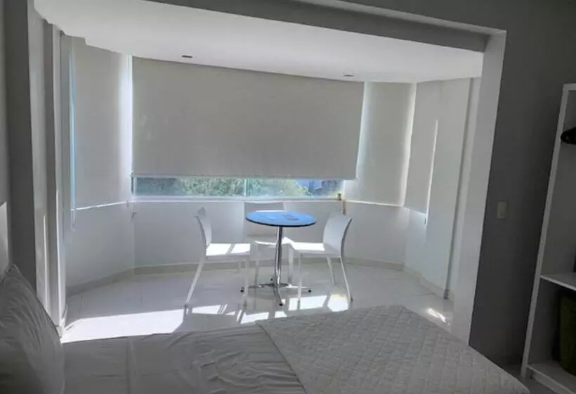 デラックスの４人部屋, Emirates Hotel & Suites