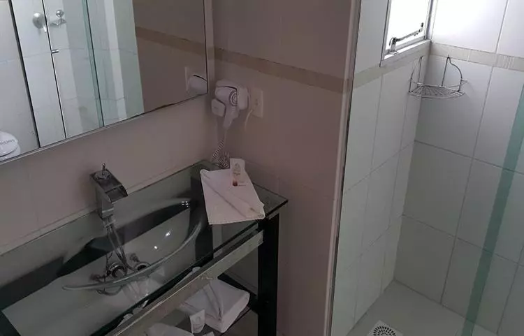 デラックストリプルルーム, Emirates Hotel & Suites
