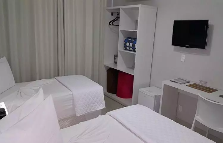 デラックストリプルルーム, Emirates Hotel & Suites
