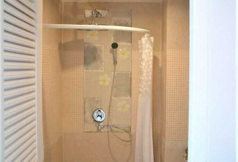 标准间, Hua Hin Avenue