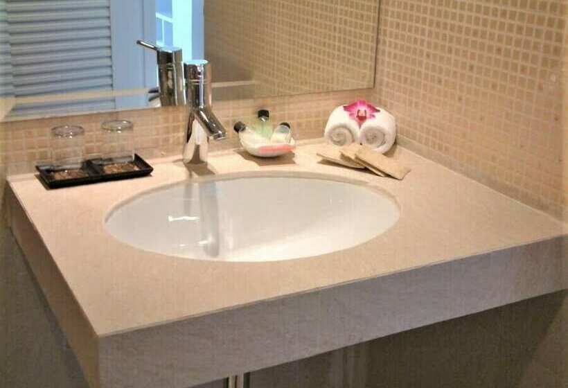 标准间, Hua Hin Avenue