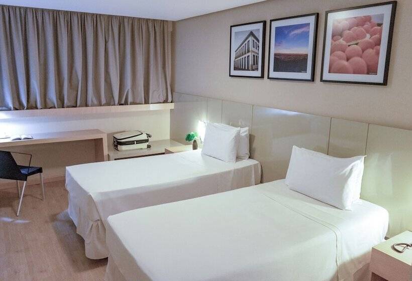 Номер Deluxe, Intercity Montes Claros