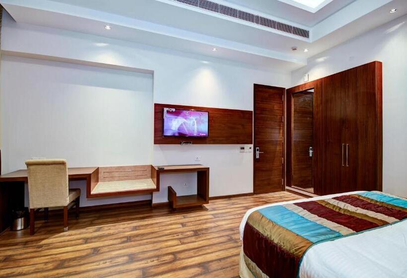 غرفة بريميوم, La Sagrita