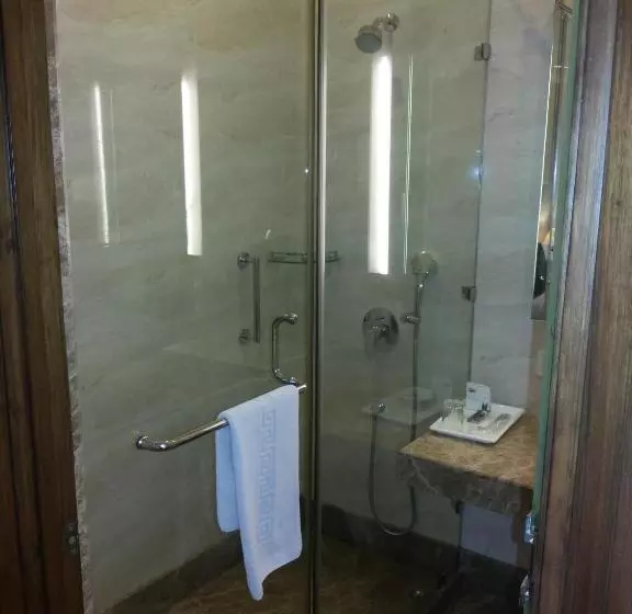 Executive-huone, La Sagrita