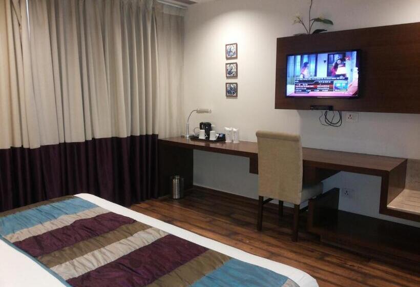 غرفة تنفيذية, La Sagrita