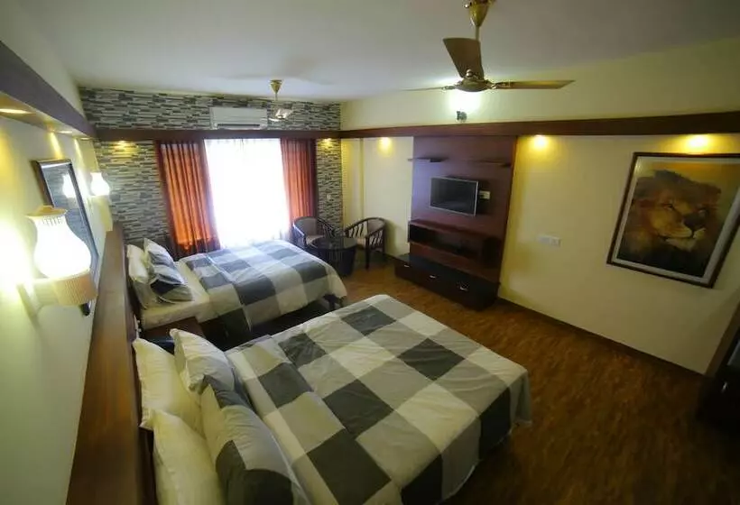 اتاق لوکس چهار تخته, Plaza Suites